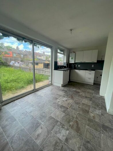 3 Bedroom Terraced House To Rent In Newham Way, London, E6