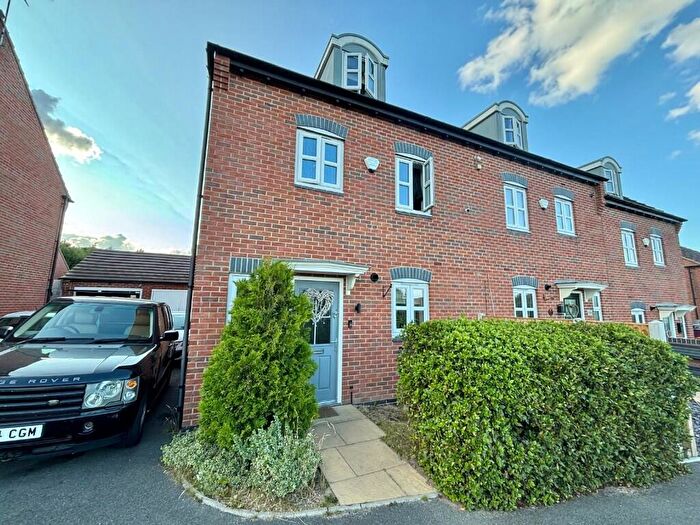 4 Bedroom Semi-Detached House For Sale In Debdale Way, Mansfield, Nottinghamshire, NG19