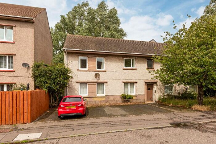 2 Bedroom Flat To Rent In West Pilton Park, Pilton, Edinburgh, EH4