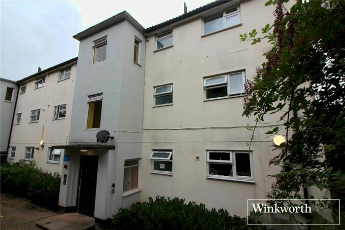 1 Bedroom Flat To Rent In Ayot Path, Borehamwood, Hertfordshire, WD6