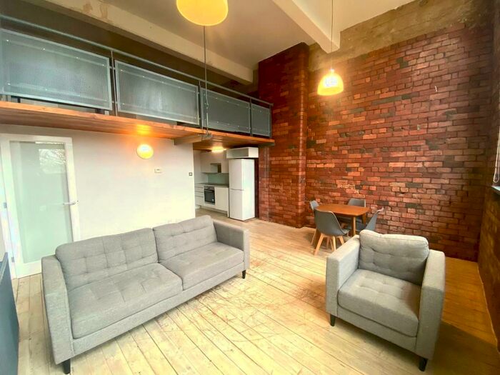 2 Bedroom Flat To Rent In Whingate, Leeds, West Yorkshire, LS12