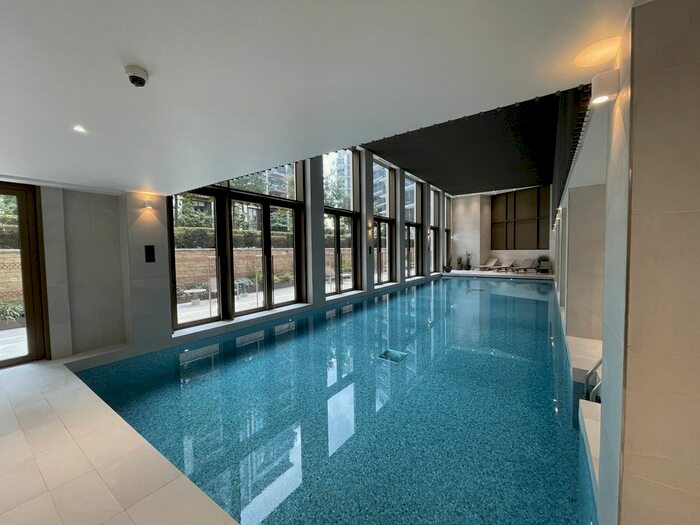 3 Bedroom Flat To Rent In Cascade Way, London, W12