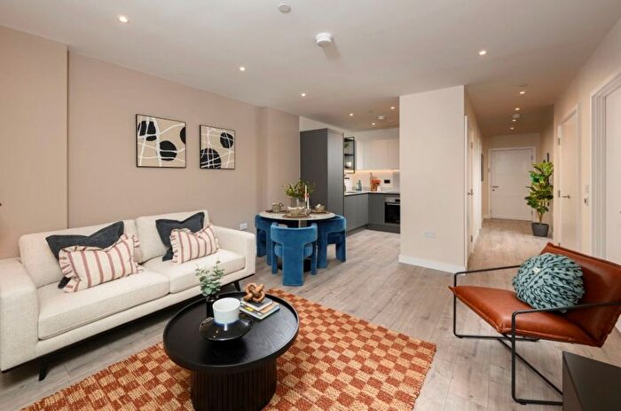 3 Bedroom Flat For Sale In The Exchange Watford, Watford, WD24