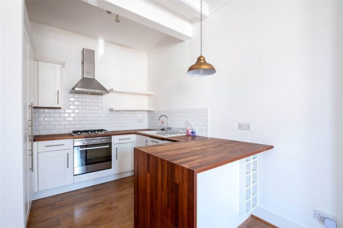 1 Bedroom Flat To Rent In Conyers Road, Streatham, London, SW16