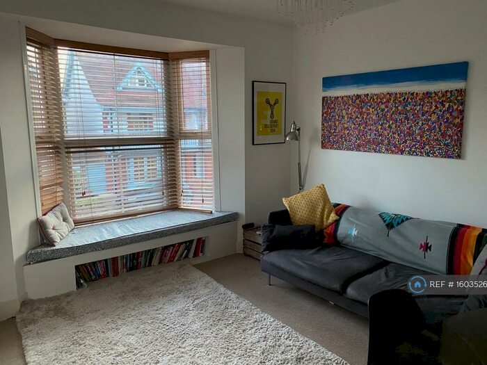 2 Bedroom Maisonette To Rent In Lyndhurst Road, Chichester, PO19