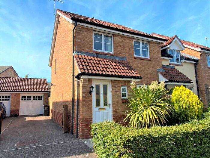 3 Bedroom End Of Terrace House To Rent In Warres Road, Taunton, TA2