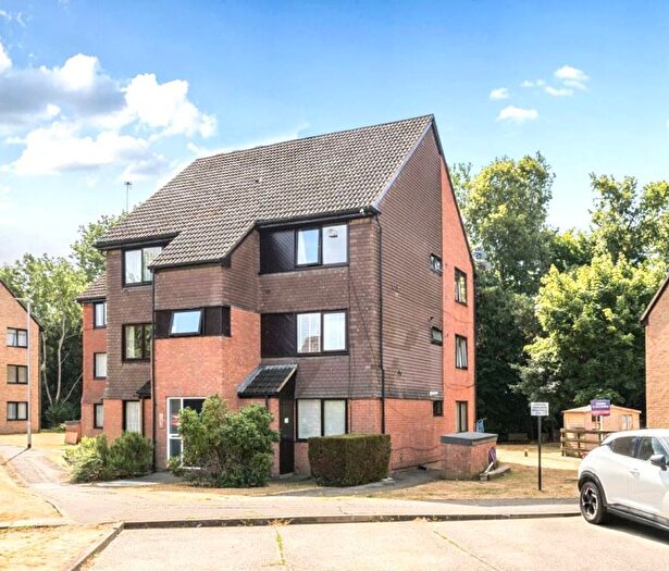 1 Bedroom Flat For Sale In Peerless Drive, Harefield, Uxbridge, UB9