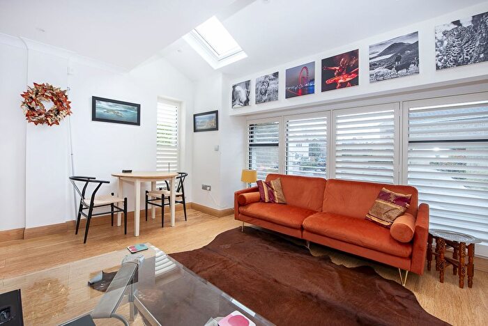 1 Bedroom Flat To Rent In Beechwood Close, Long Ditton, Surbiton, KT6