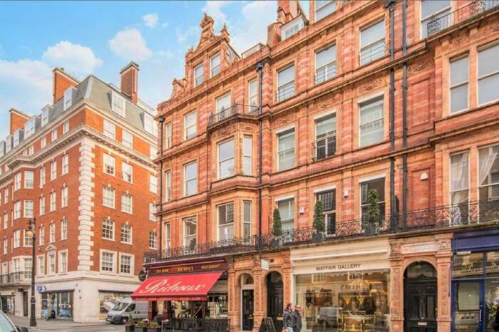 3 Bedroom Flat To Rent In South Audley Street, London, W1K
