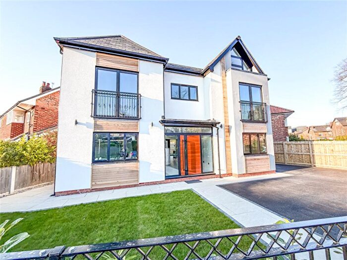 6 Bedroom Detached House For Sale In Circular Road, West Didsbury, M20