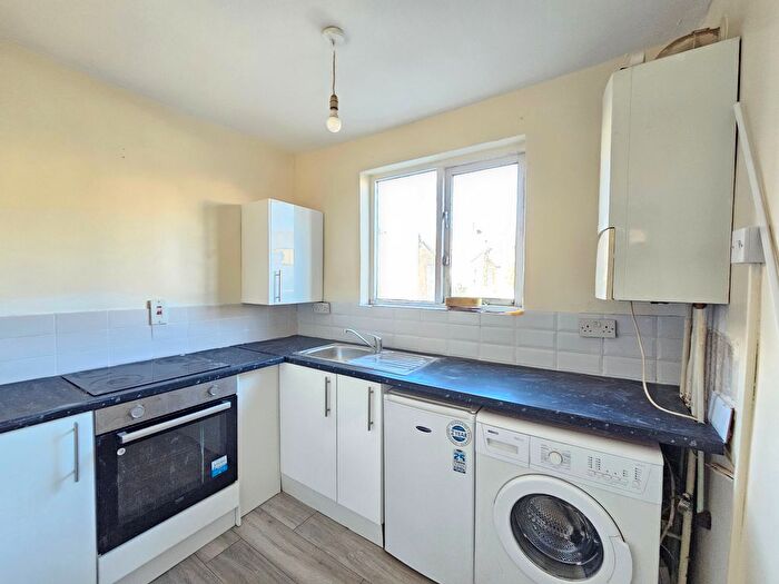 1 Bedroom Flat To Rent In Dulwich Road, London, SE24