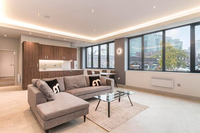 2 Bedroom Apartment To Rent In St James' Court, Lionel Street, B3