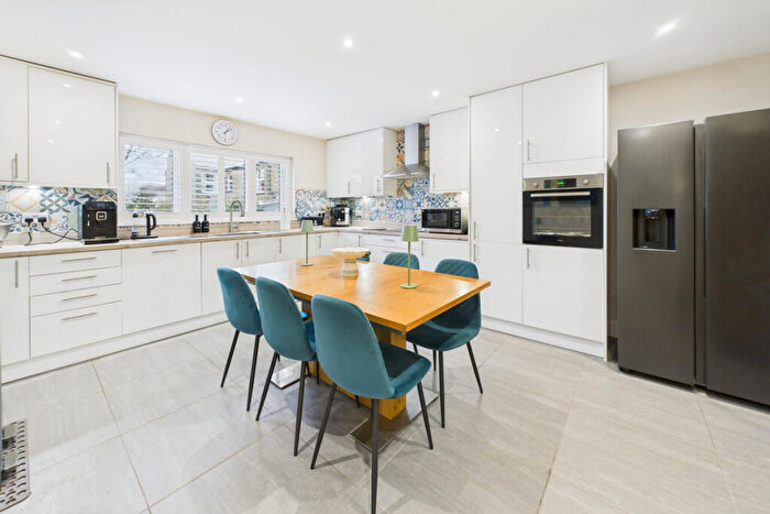 3 Bedroom Bungalow For Sale In Deaconsfield Road, Hemel Hempstead, HP3