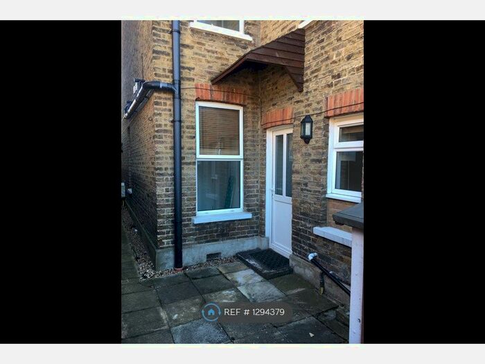 Studio To Rent In West St, Bromley BR1