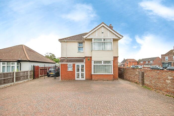 3 Bedroom Detached House For Sale In Foxhall Road, Ipswich, IP3