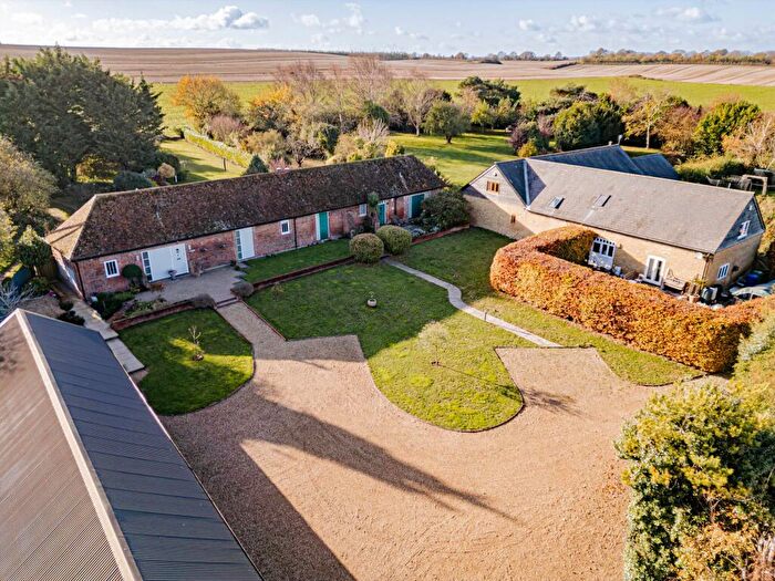 2 Bedroom Barn Conversion For Sale In School Lane, Bapchild, ME9