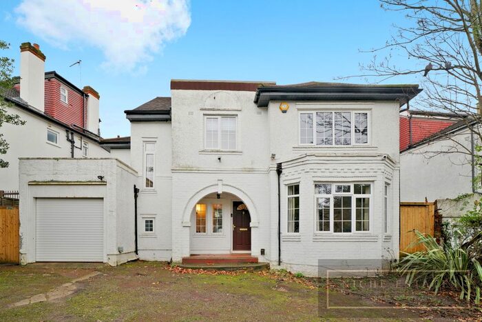 6 Bedroom Detached House To Rent In Alexandra Grove, London, N12