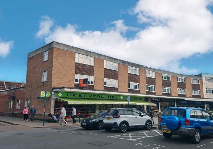 2 Bedroom Flat For Sale In First And Second Floor Flat, Crockhamwell Road, Woodley, Wokingham, RG5