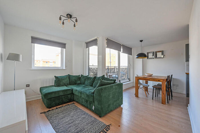 1 Bedroom Flat For Sale In Fishguard Way, , Docklands, London, E16