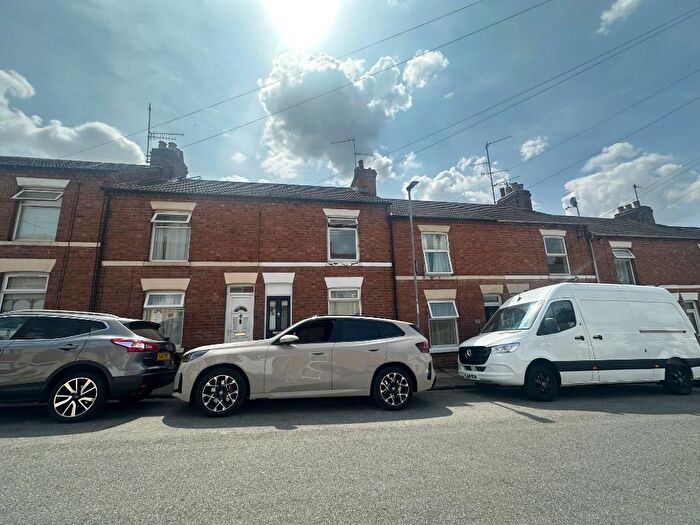 3 Bedroom Town House To Rent In Lower Hester Street, Northampton, NN2
