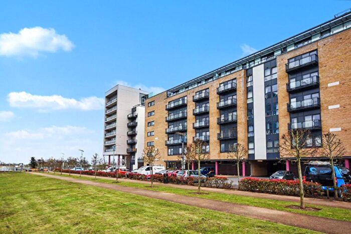 2 Bedroom Apartment For Sale In Douglas House, Ferry Court, Cardiff, CF11