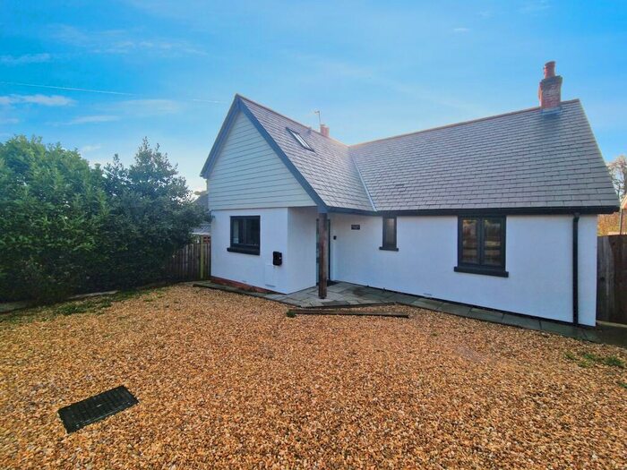 3 Bedroom Detached House To Rent In Colmar Way, Totland Bay, PO39