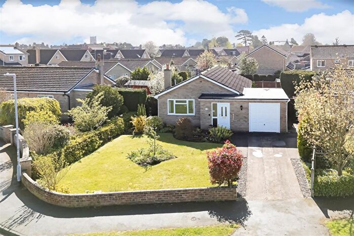 2 Bedroom Bungalow For Sale In Halifax Close, Pocklington, York, YO42