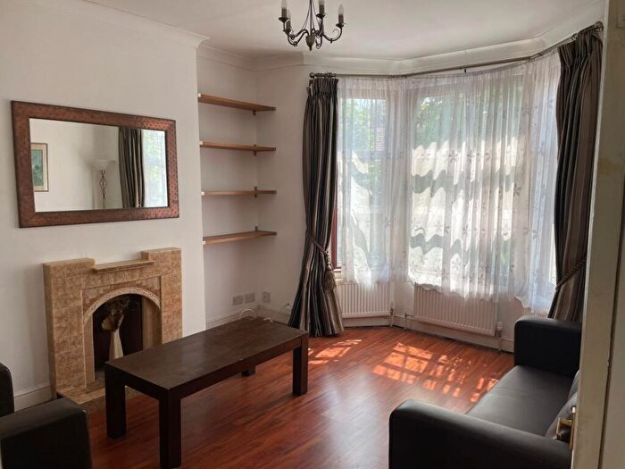 2 Bedroom Flat To Rent In Lansdowne Grove, Neasden, NW10