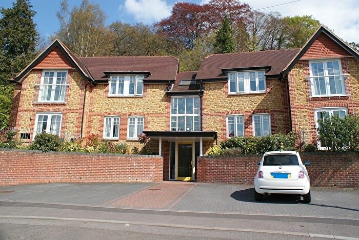 2 Bedroom Flat For Sale In Grove Road, Godalming, GU7
