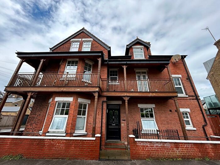 2 Bedroom Flat To Rent In Chandos Road, Broadstairs, Kent, CT10