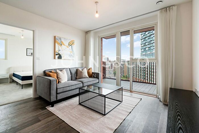 2 Bedroom Flat To Rent In Royal Gateway, Acton, London, W3