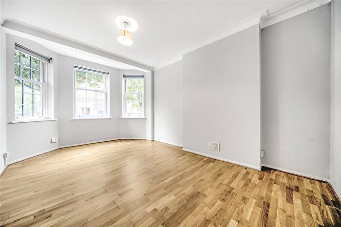 3 Bedroom Flat To Rent In Cavendish Gardens, Trouville Road, London, SW4