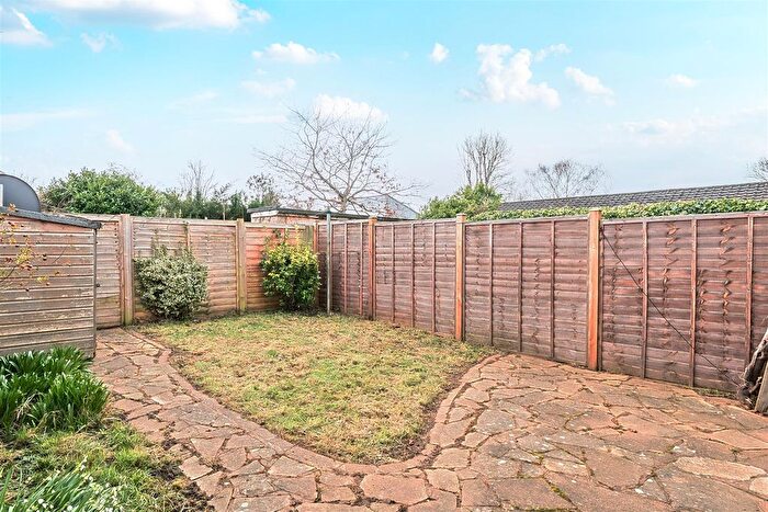 2 Bedroom Flat For Sale In Brookers Close, Ashtead, KT21