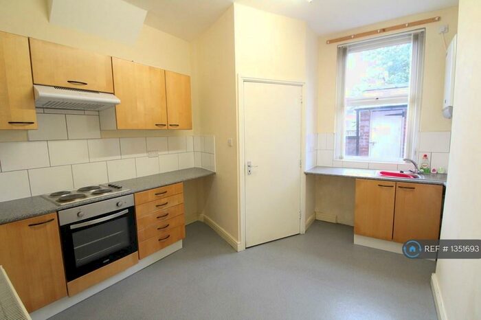 1 Bedroom Flat To Rent In Firth Park Road, Sheffield, S5