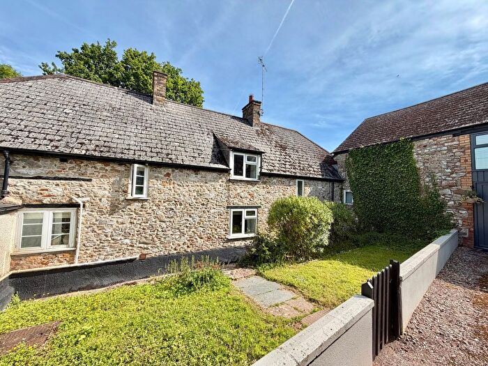2 Bedroom Cottage To Rent In Lowton, Taunton, TA3