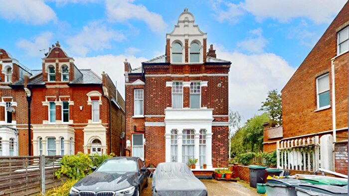 1 Bedroom Flat For Sale In Great North Road, Highgate, N6