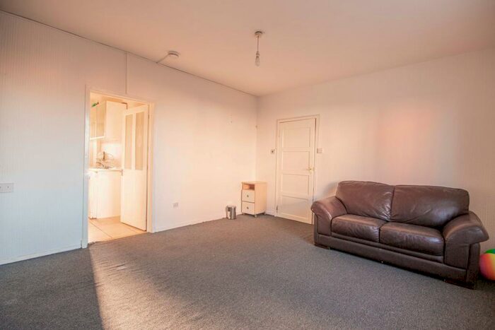 3 Bedroom Flat To Rent In Broomhouse Street North Edinburgh United Kingdom, EH11
