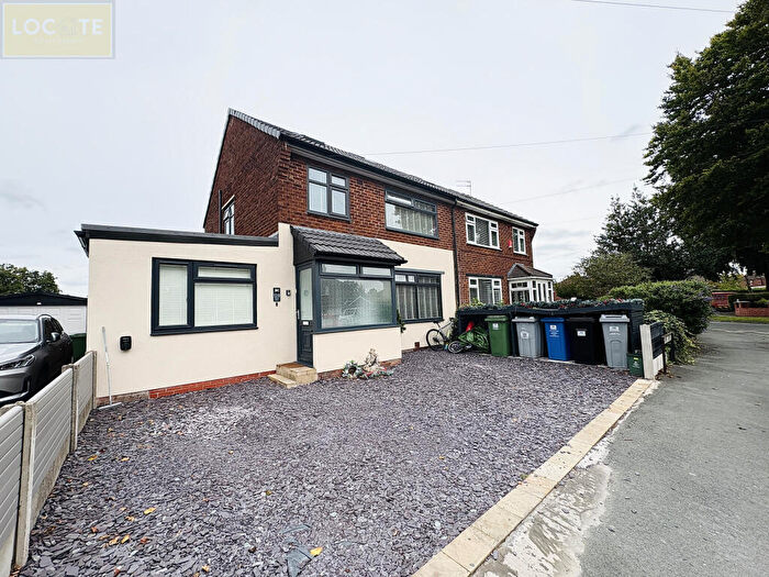 5 Bedroom Semi Detached House For Sale In Mount Drive, Urmston, M41