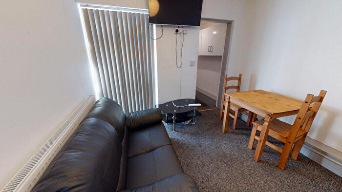 3 Bedroom Flat To Rent In Bristol Road, Selly Oak, B29