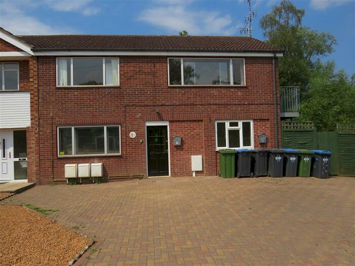 2 Bedroom Apartment To Rent In Bonnington Close, Rugby, CV21