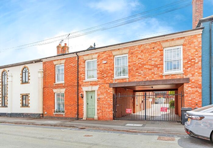 4 Bedroom Cottage For Sale In High Street, Hardingstone, NN4