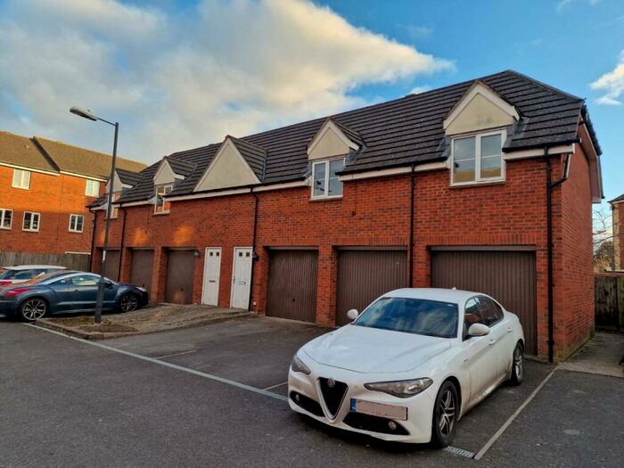 2 Bedroom Coach House To Rent In Amis Walk, Horfield, Bristol, BS7