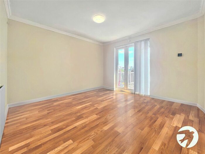 2 Bedroom Flat To Rent In Marion Crescent, Orpington, BR5