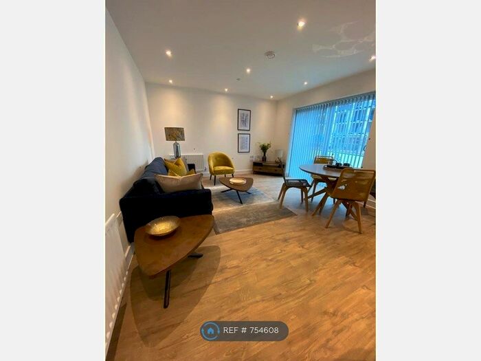 1 Bedroom Flat To Rent In Ellesmere Court, Luton, LU2