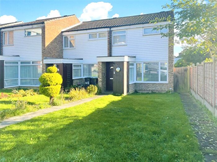 3 Bedroom End Of Terrace House To Rent In Roman Road, Snodland, Kent, ME6