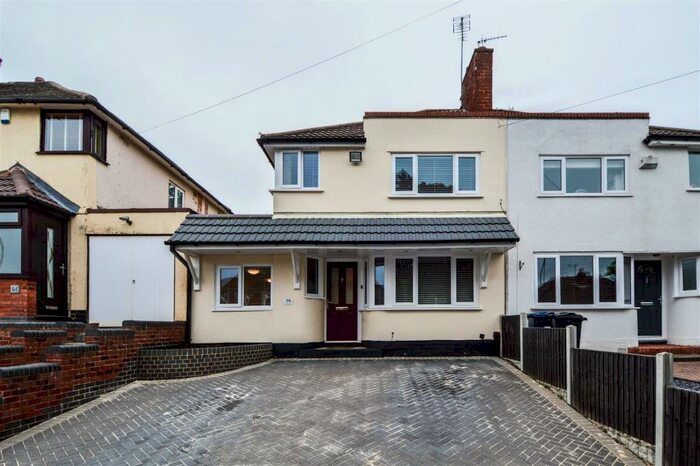 4 Bedroom Semi-Detached House To Rent In Green Park Road, Northfield, Birmingham, West Midlands, B31