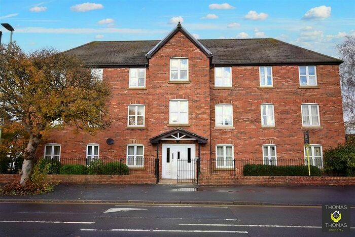 2 Bedroom Flat To Rent In Vestry Gardens, Gloucester, GL4