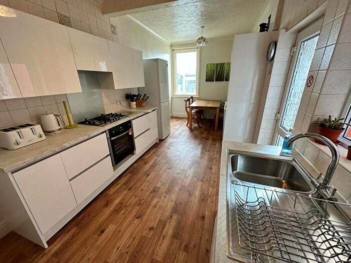 4 Bedroom Detached House To Rent In Heathwood Road, Winton, Bournemouth, BH9