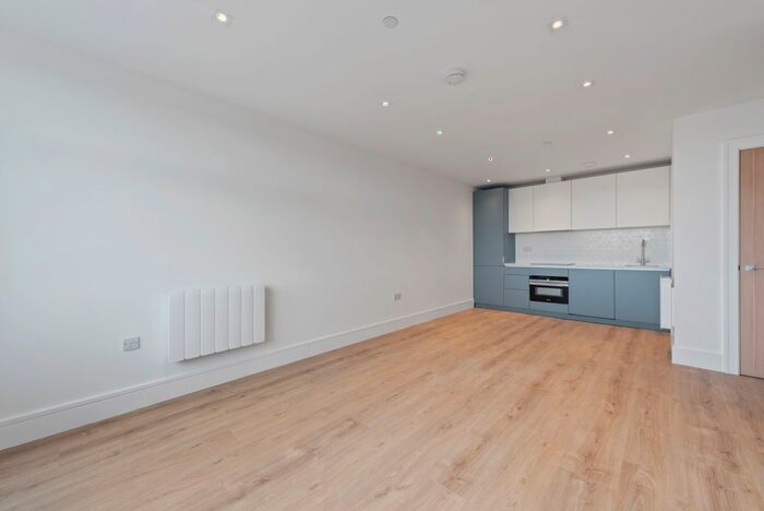 Studio To Rent In Pyrcroft Road, Chertsey, KT16