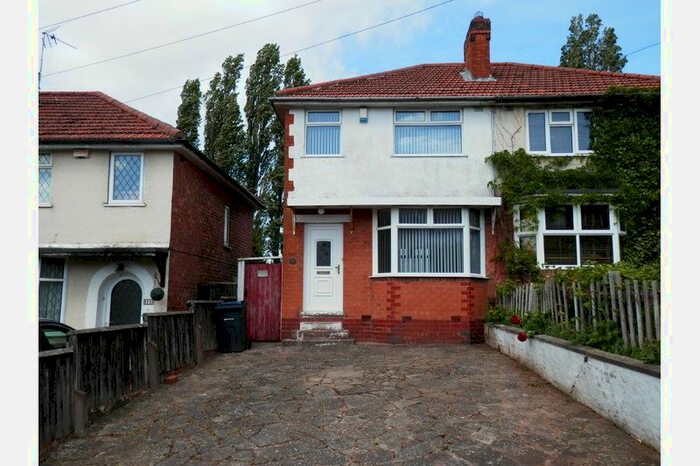 3 Bedroom Semi-Detached House To Rent In Dearmont Road, Longbridge, Birmingham, B31